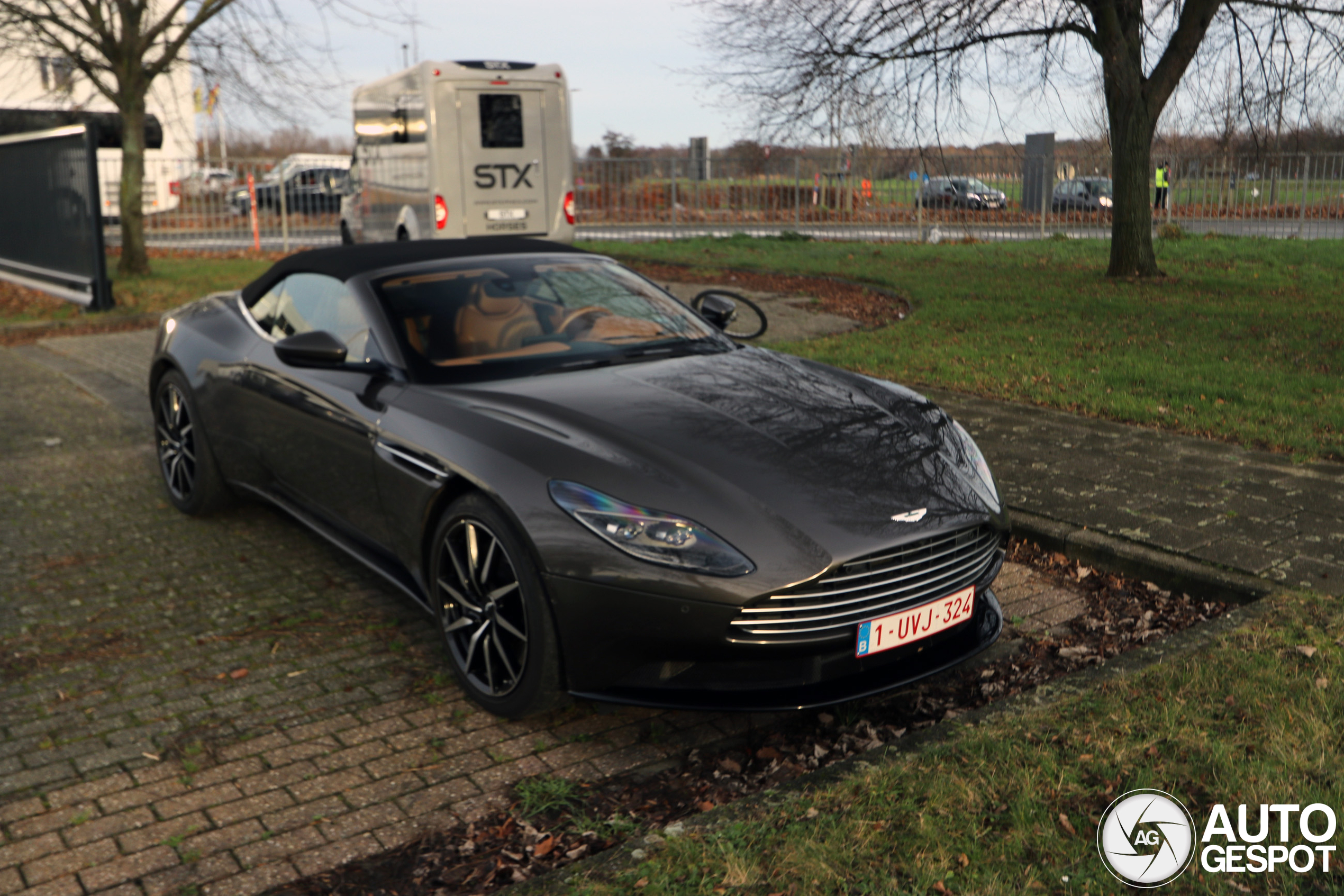 Aston Martin DB11 V8 Volante