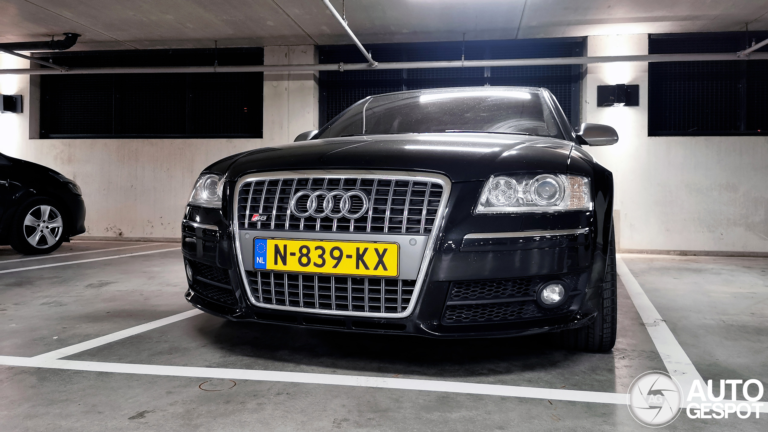 Audi S8 D3