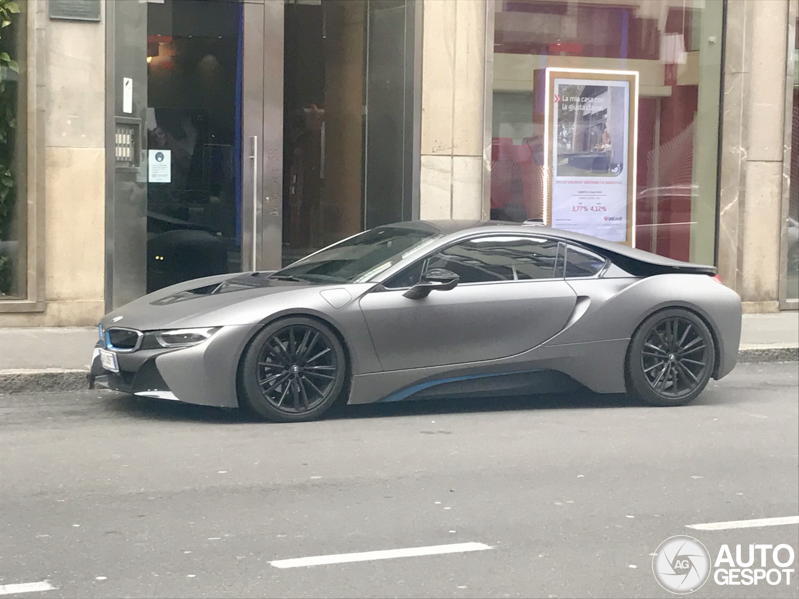 BMW i8