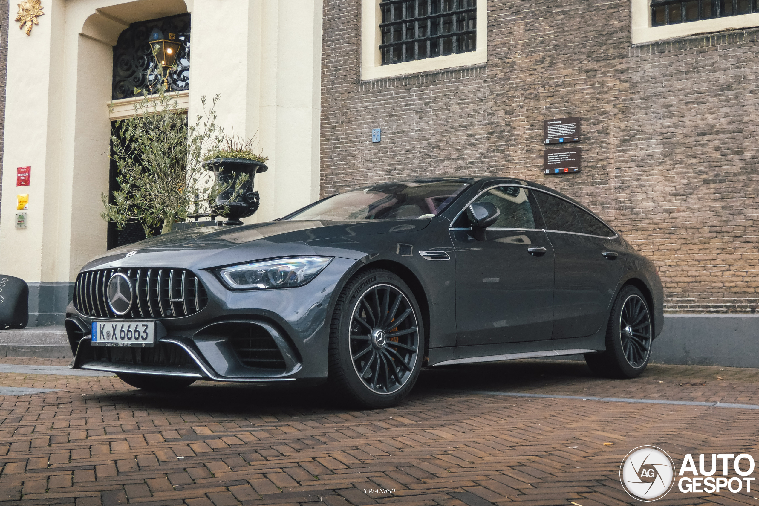 Mercedes-AMG GT 63 X290