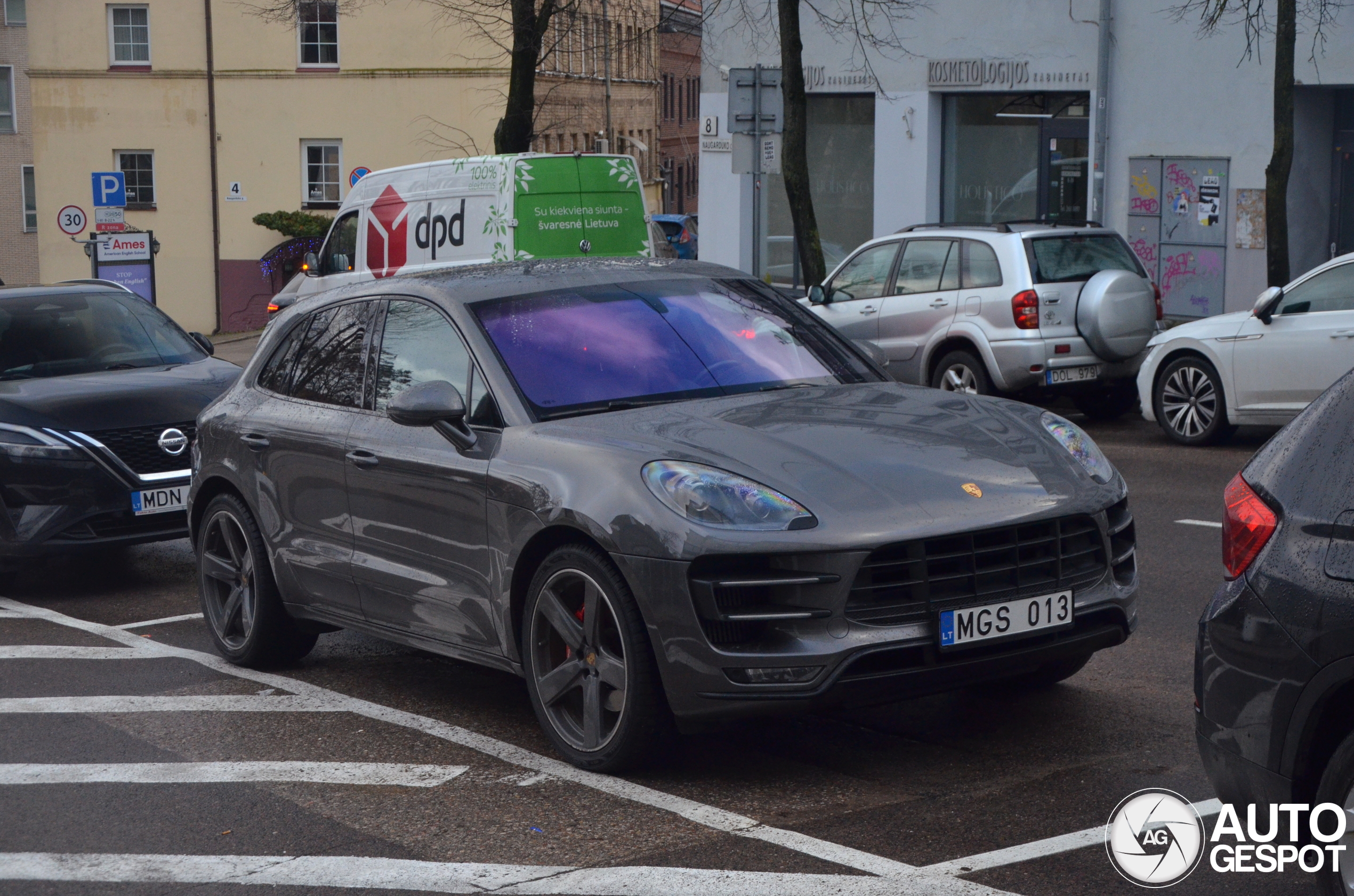 Porsche 95B Macan Turbo