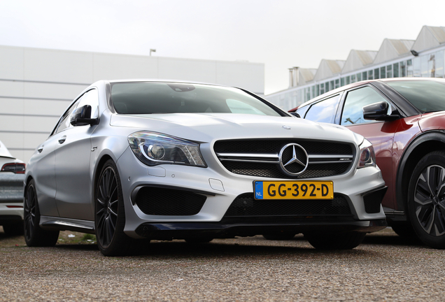 Mercedes-Benz CLA 45 AMG C117