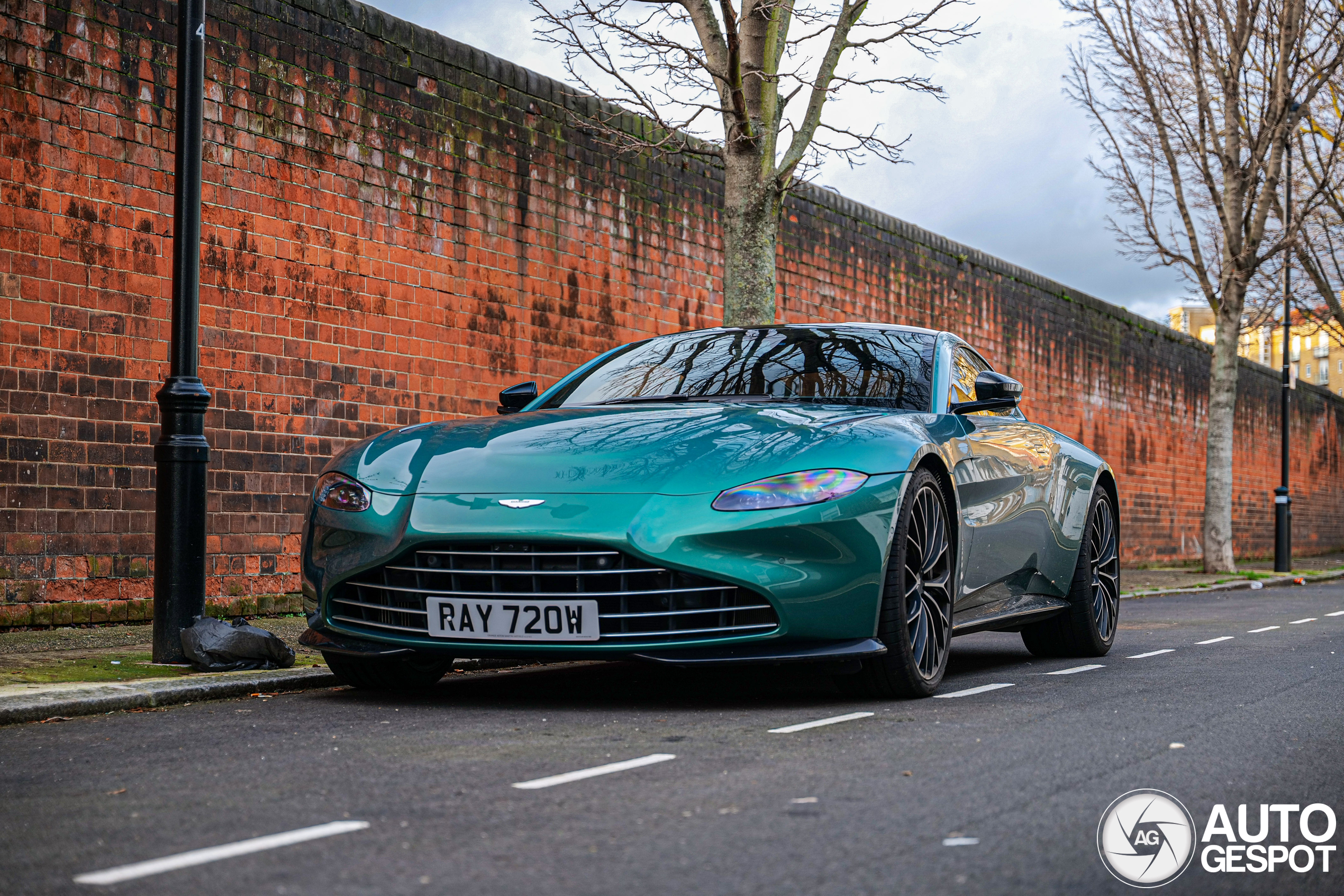 Aston Martin V8 Vantage 2018