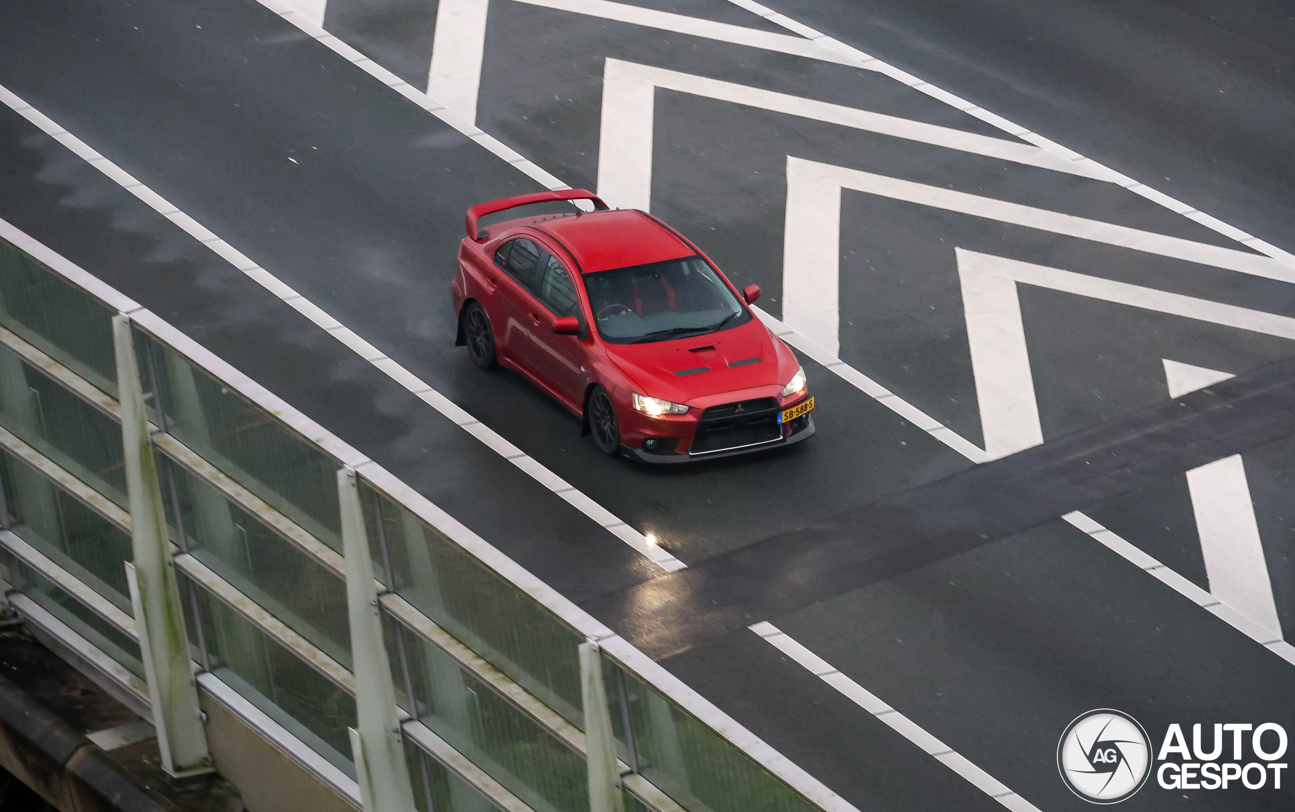 Mitsubishi Lancer Evolution X GSR FQ-300