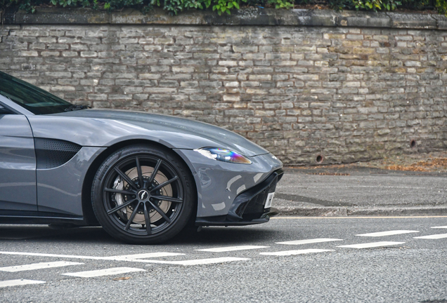 Aston Martin V8 Vantage 2018