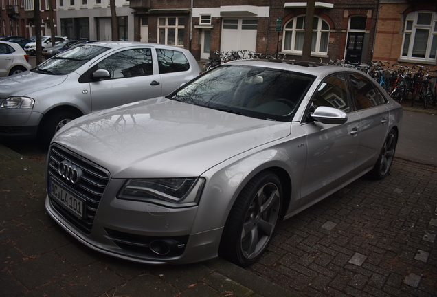 Audi S8 D4