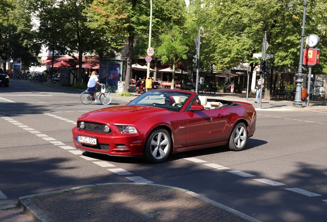 Ford Mustang GT Convertible 2013