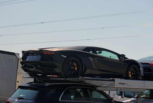 Lamborghini Aventador LP700-4