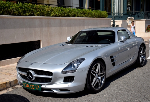 Mercedes-Benz SLS AMG