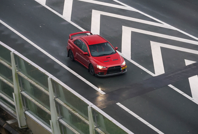 Mitsubishi Lancer Evolution X GSR FQ-300