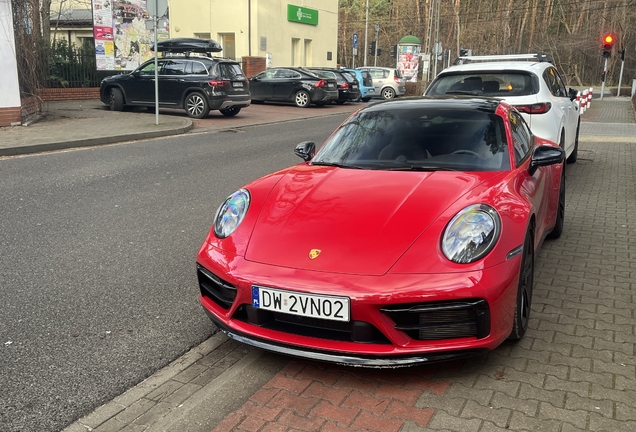 Porsche 992 Carrera 4 GTS