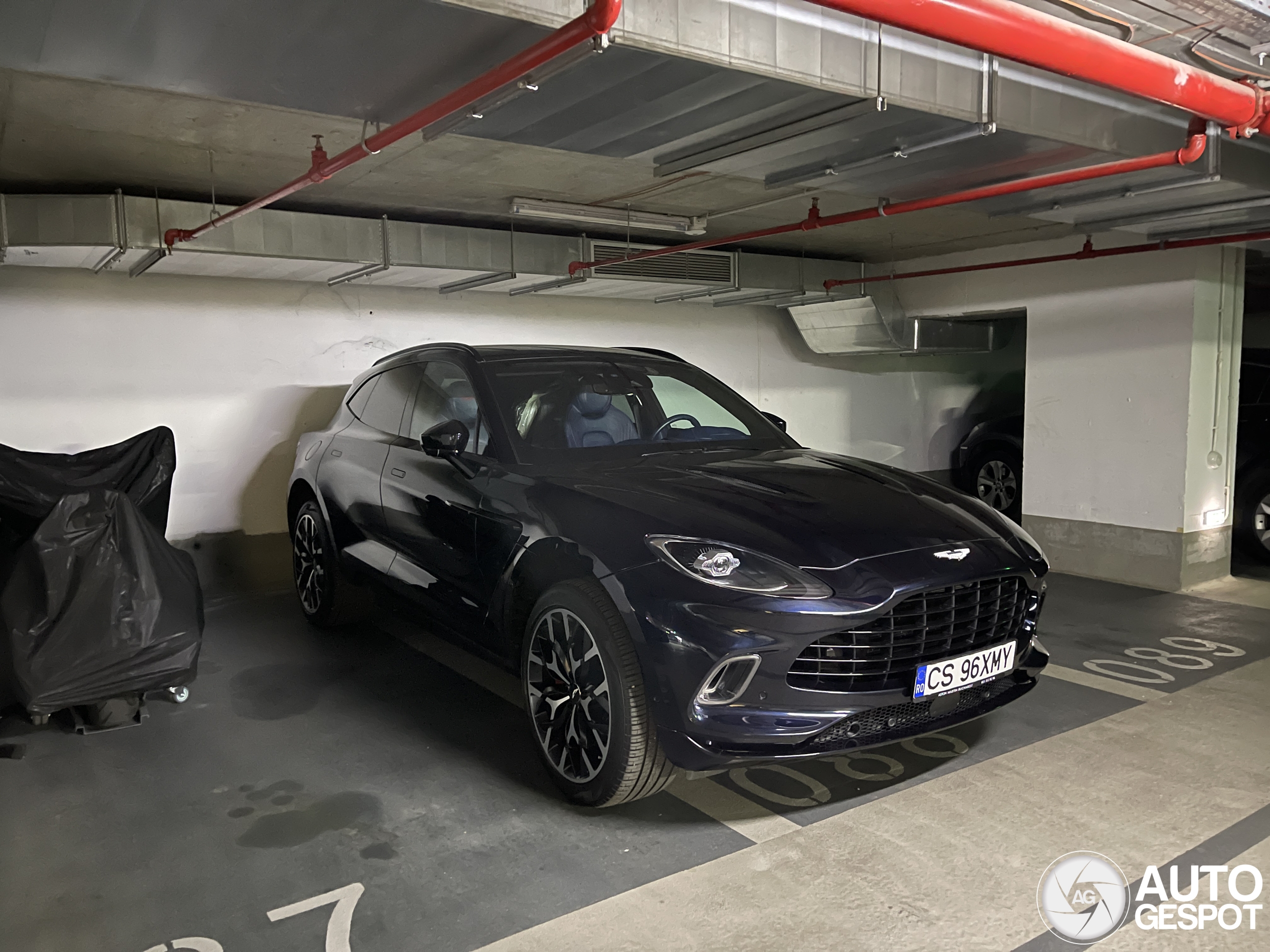 Aston Martin DBX