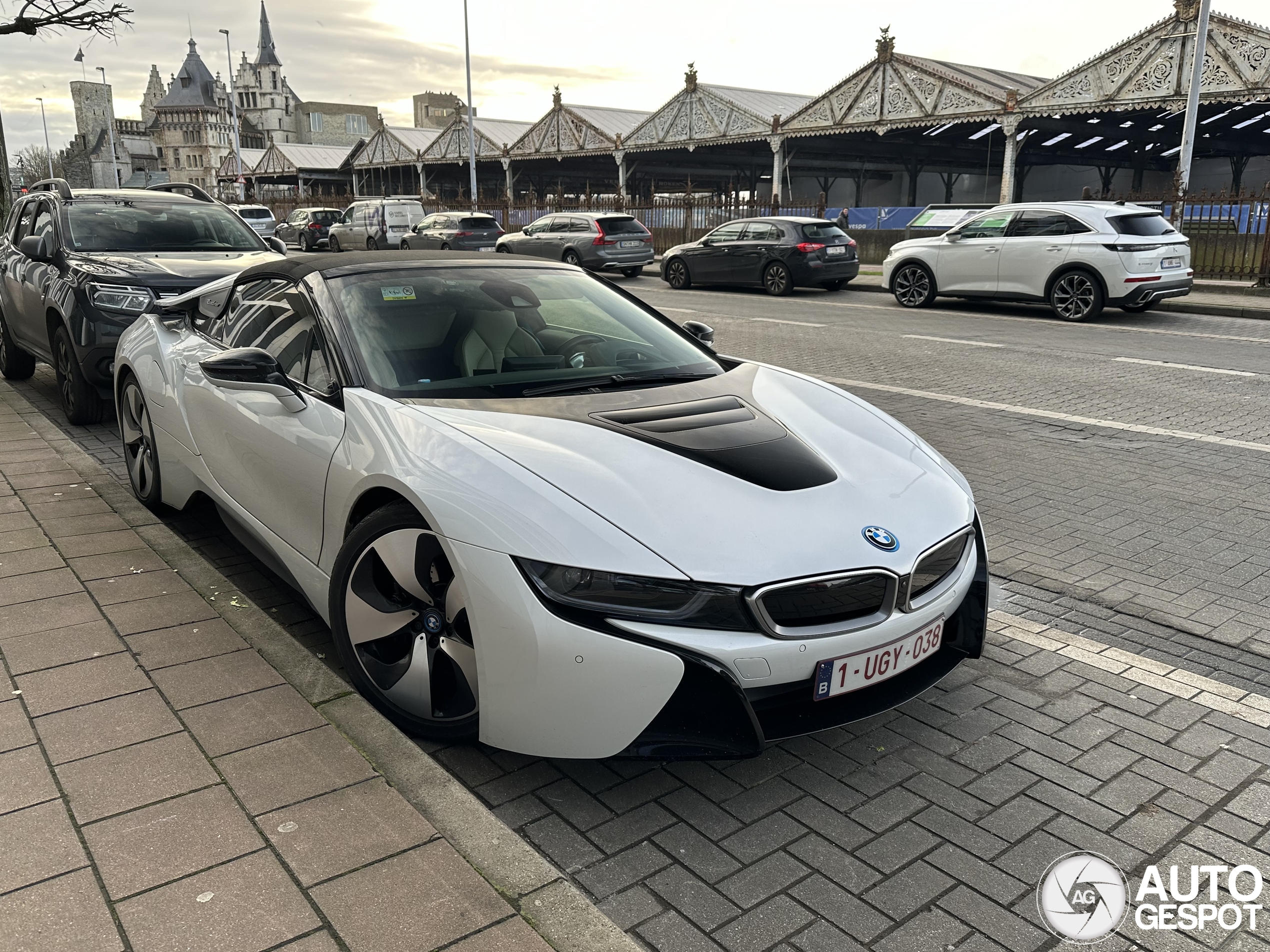 BMW i8 Roadster