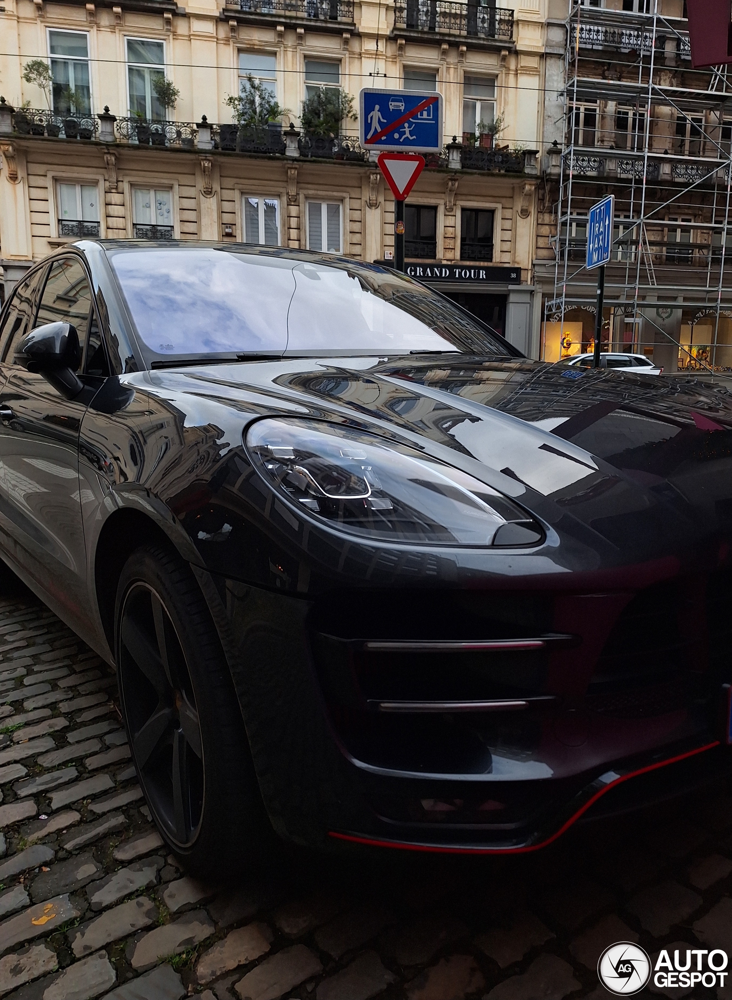 Porsche 95B Macan Turbo