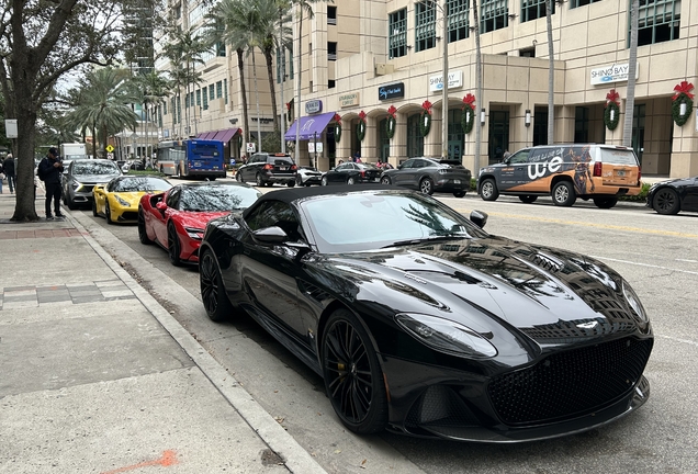 Aston Martin DBS Superleggera Volante