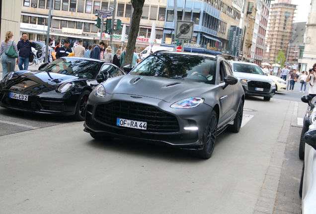 Aston Martin DBX707