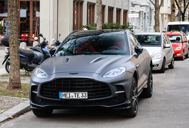 Aston Martin DBX707