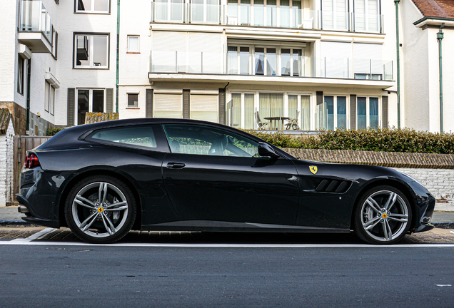 Ferrari GTC4Lusso