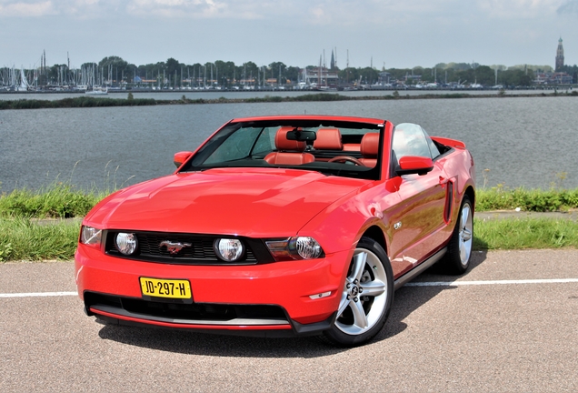 Ford Mustang GT Convertible 2011