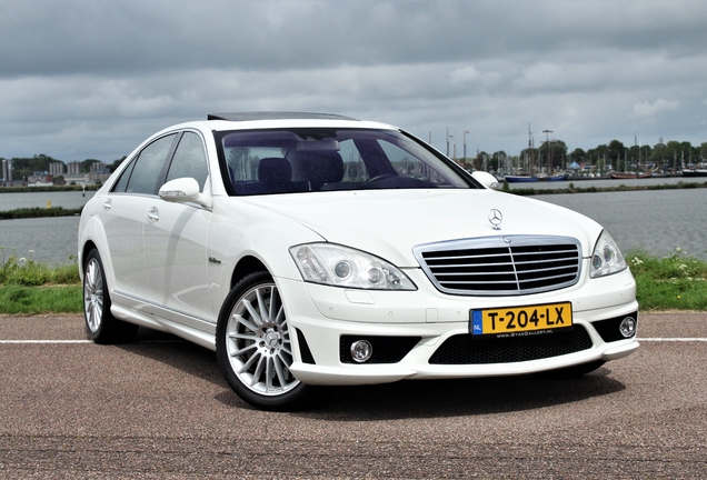 Mercedes-Benz S 63 AMG W221