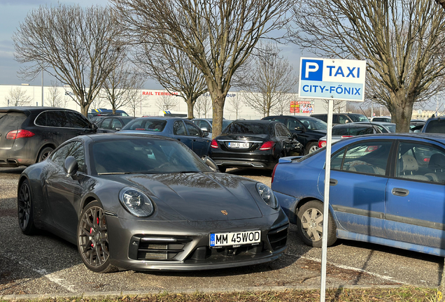 Porsche 992 Carrera 4S