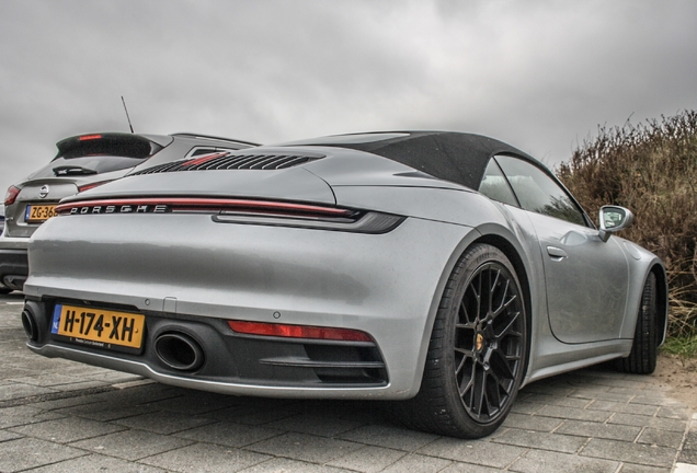 Porsche 992 Carrera 4S Cabriolet