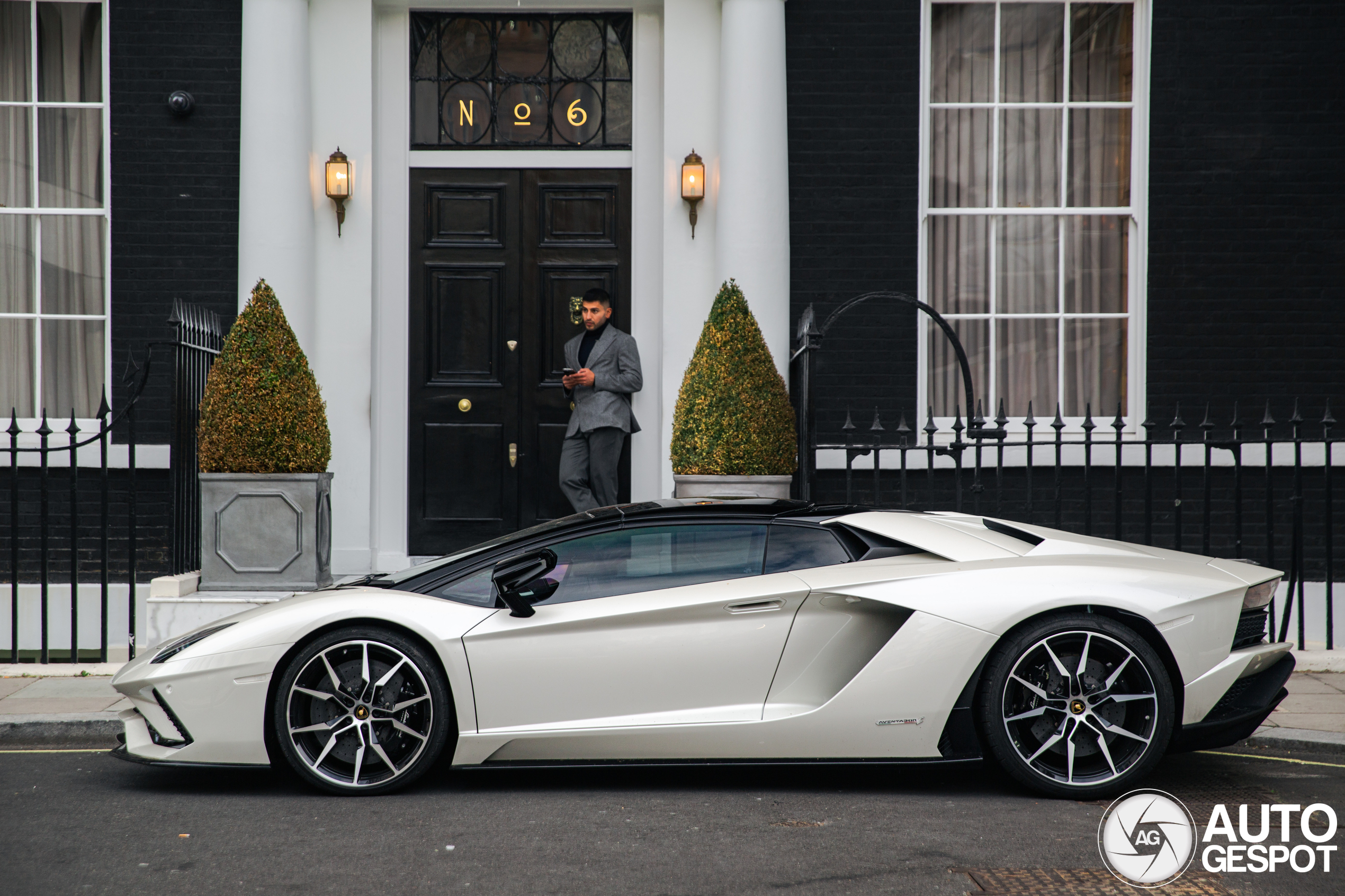 Lamborghini Aventador S LP740-4 Roadster