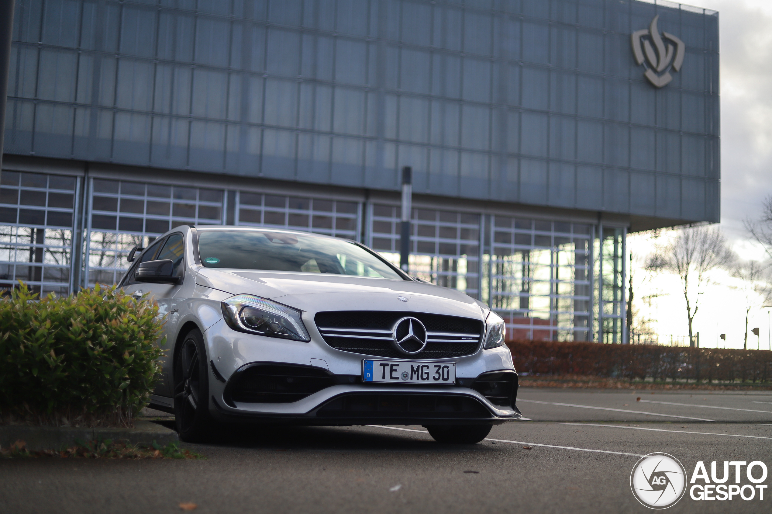 Mercedes-AMG A 45 W176 2015