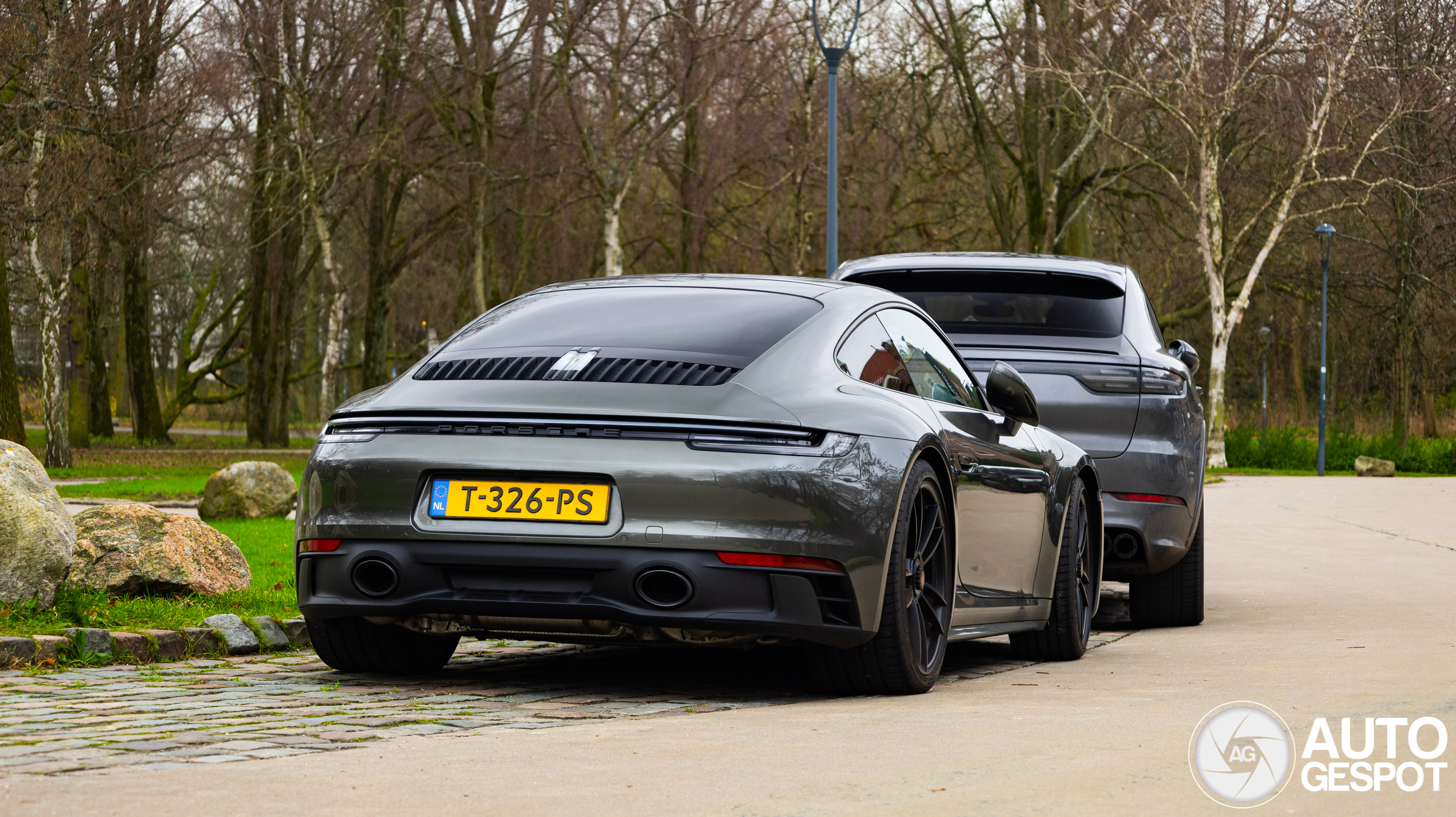 Porsche 992 Carrera 4 GTS