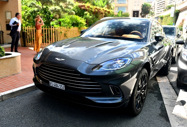 Aston Martin DBX