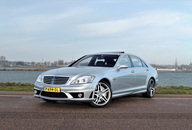 Mercedes-Benz S 63 AMG W221