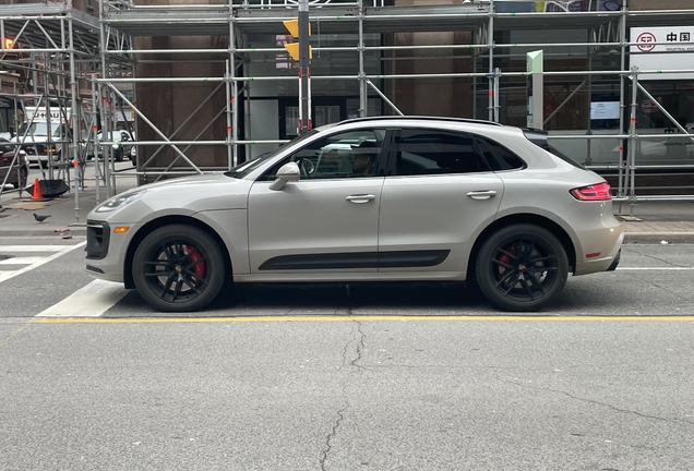 Porsche 95B Macan GTS MkIII