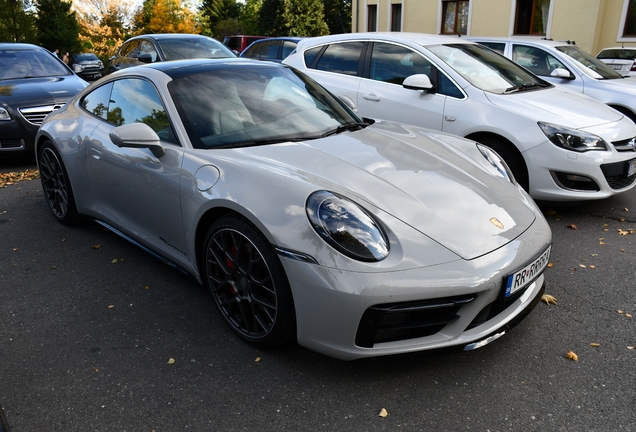 Porsche 992 Carrera 4S