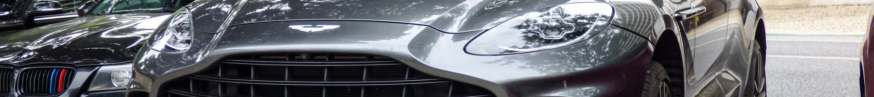 Aston Martin DBX707
