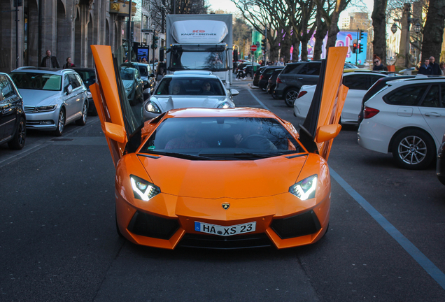 Lamborghini Aventador LP700-4