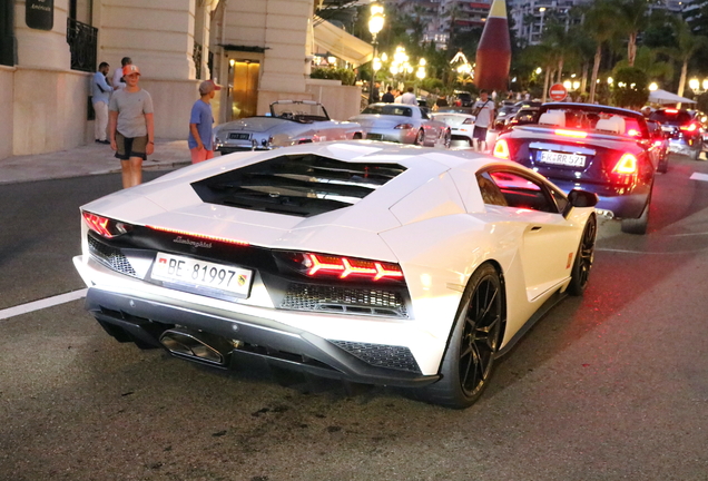 Lamborghini Aventador S LP740-4