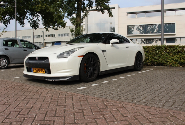 Nissan GT-R