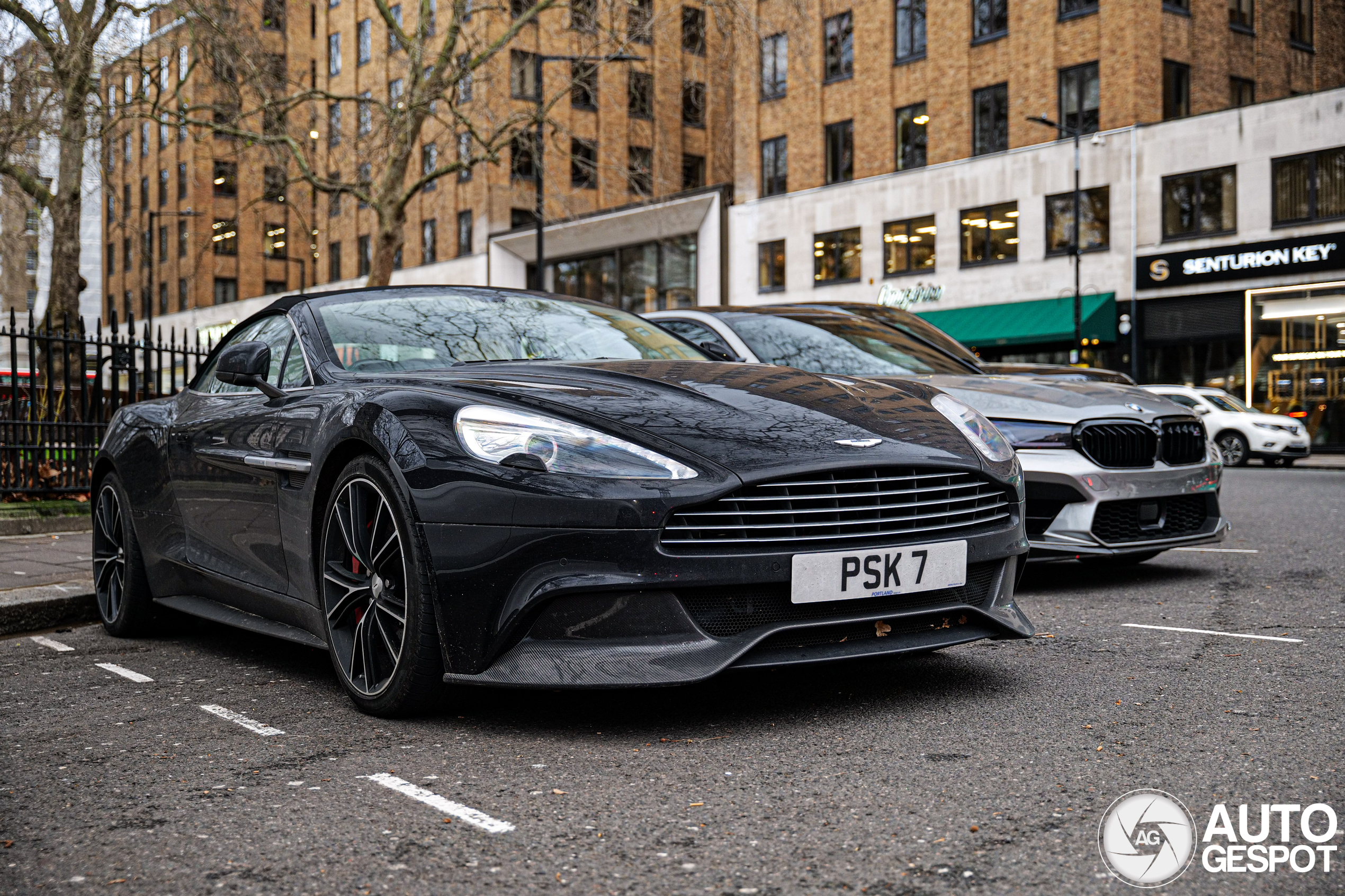 Aston Martin Vanquish Volante