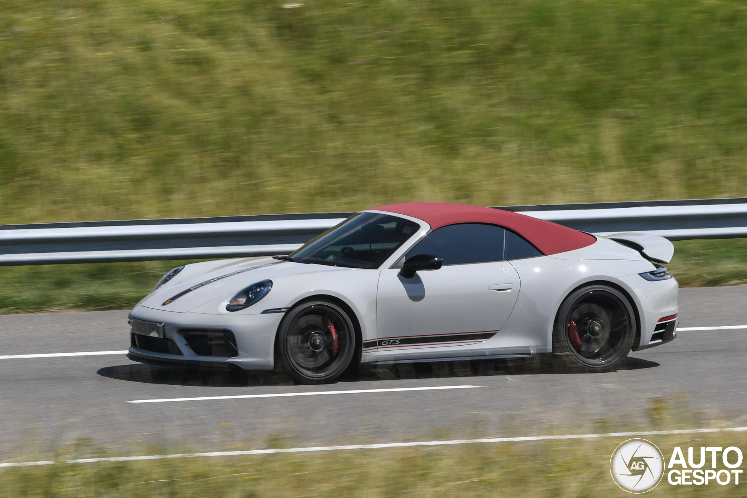 Porsche 992 Carrera 4 GTS Cabriolet