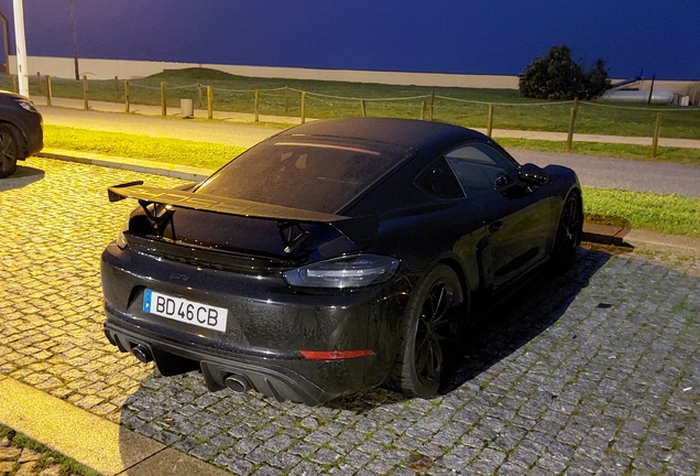 Porsche 718 Cayman GT4