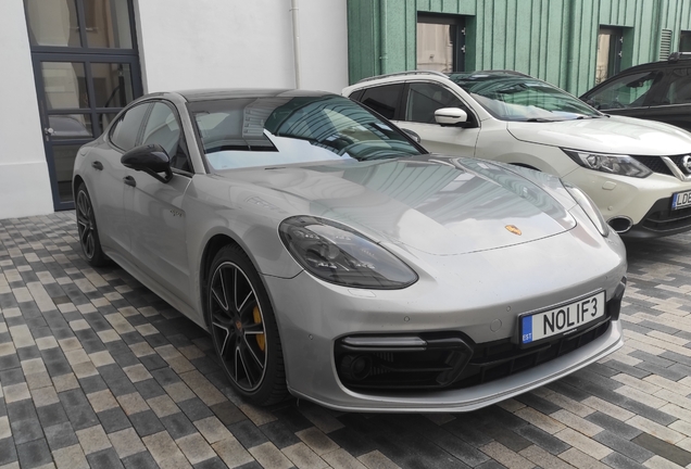 Porsche 971 Panamera Turbo S E-Hybrid