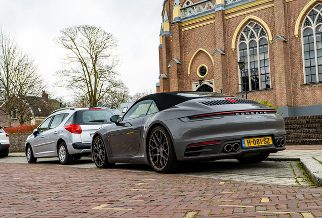 Porsche 992 Carrera 4S Cabriolet