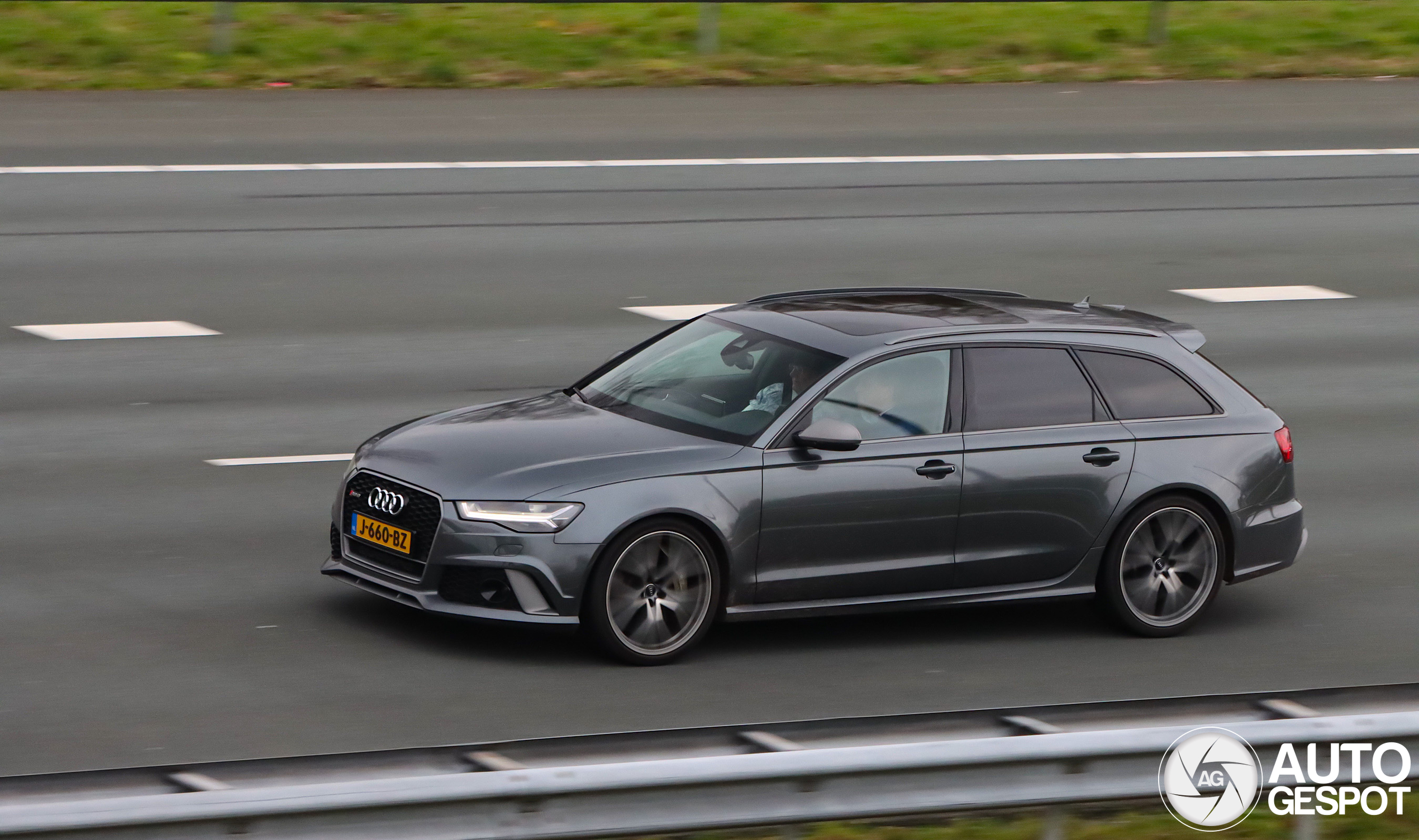 Audi RS6 Avant C7 2015