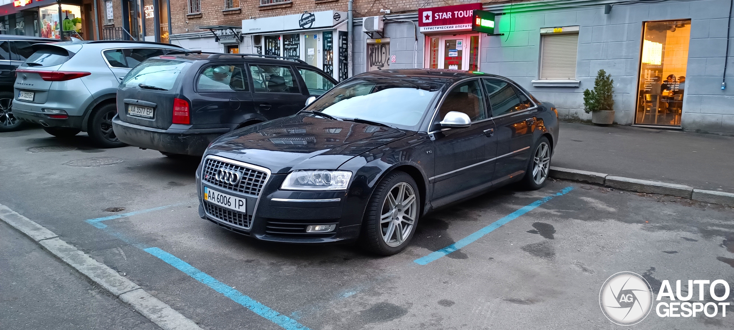 Audi S8 D3