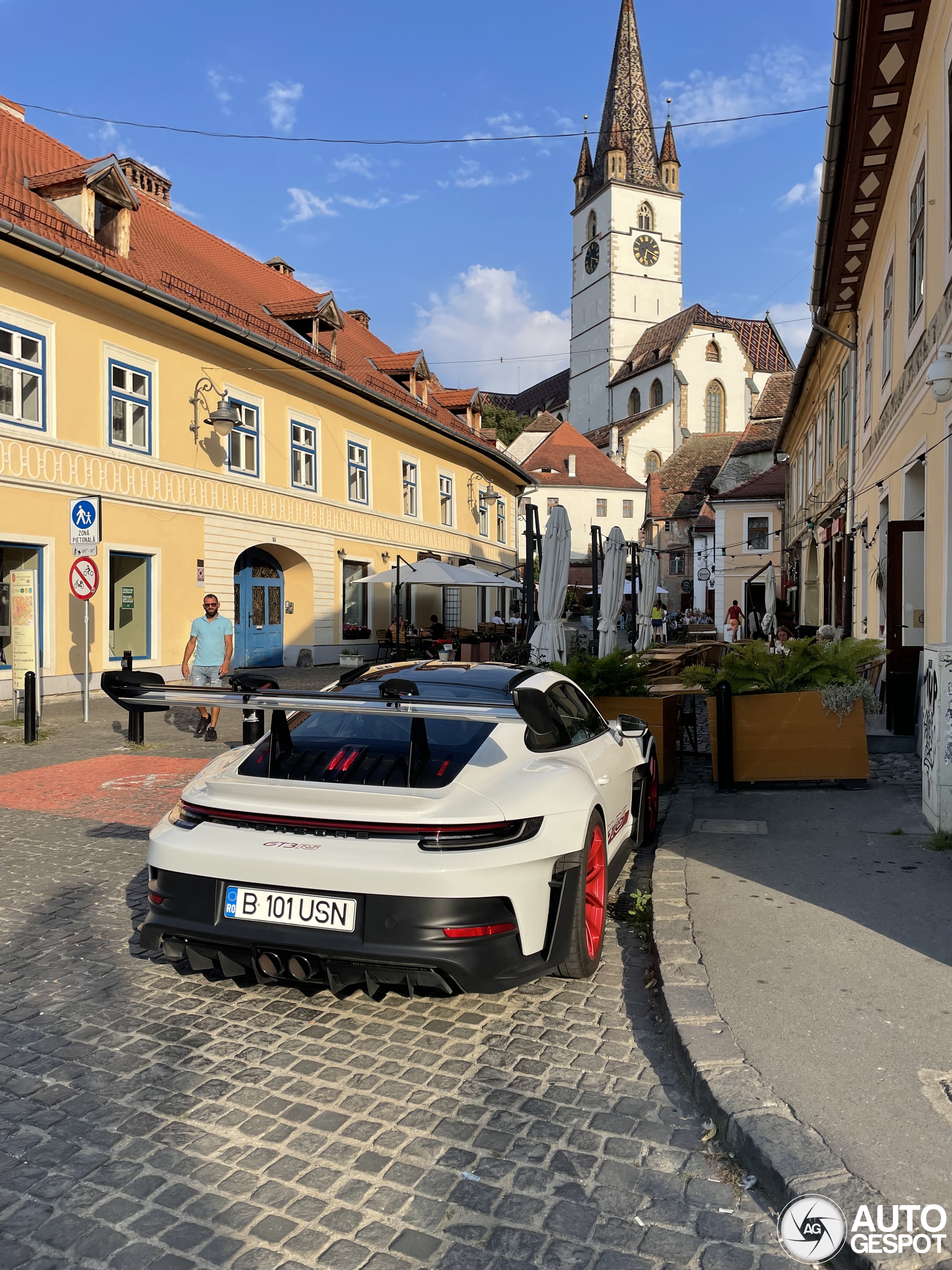 Porsche 992 GT3 RS Weissach Package