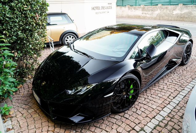 Lamborghini Huracán LP640-4 EVO