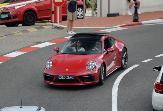 Porsche 992 Carrera 4 GTS