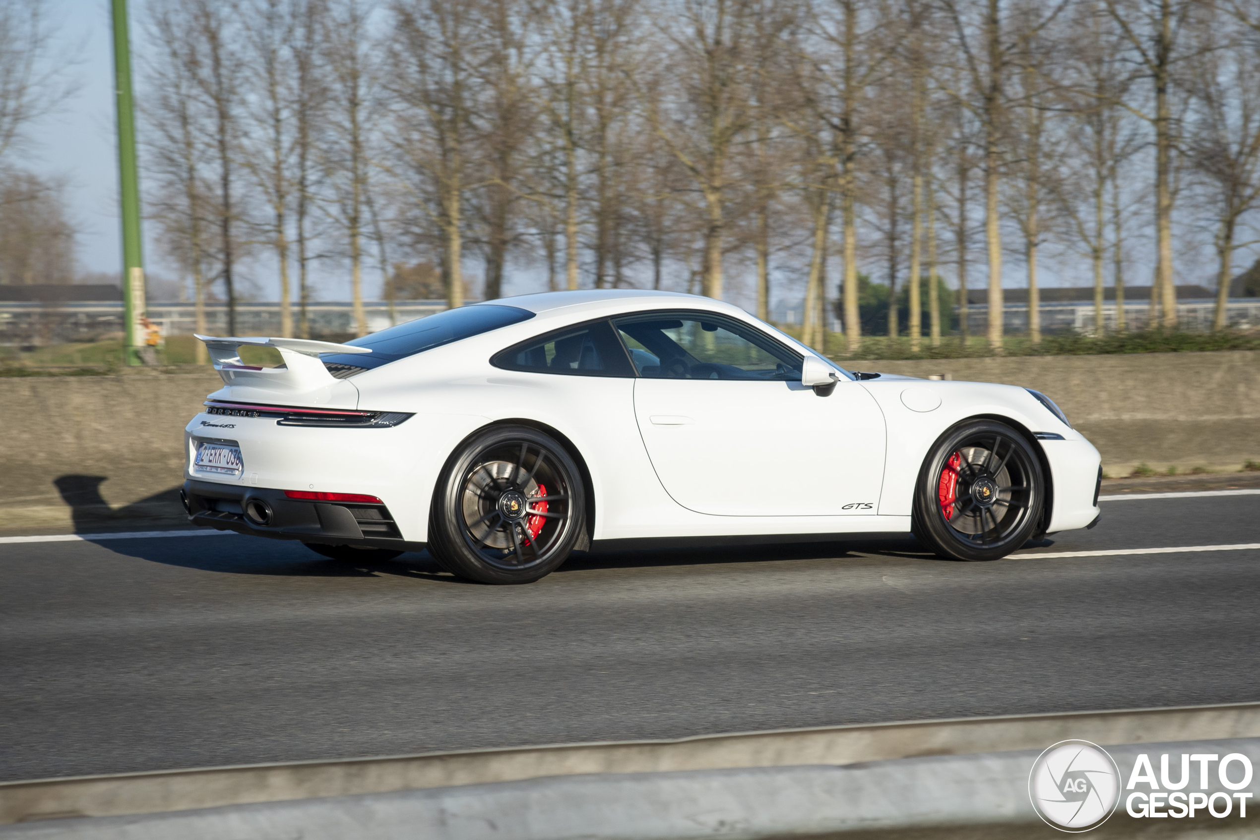 Porsche 992 Carrera 4 GTS