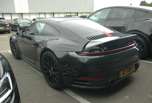 Porsche 992 Carrera 4S