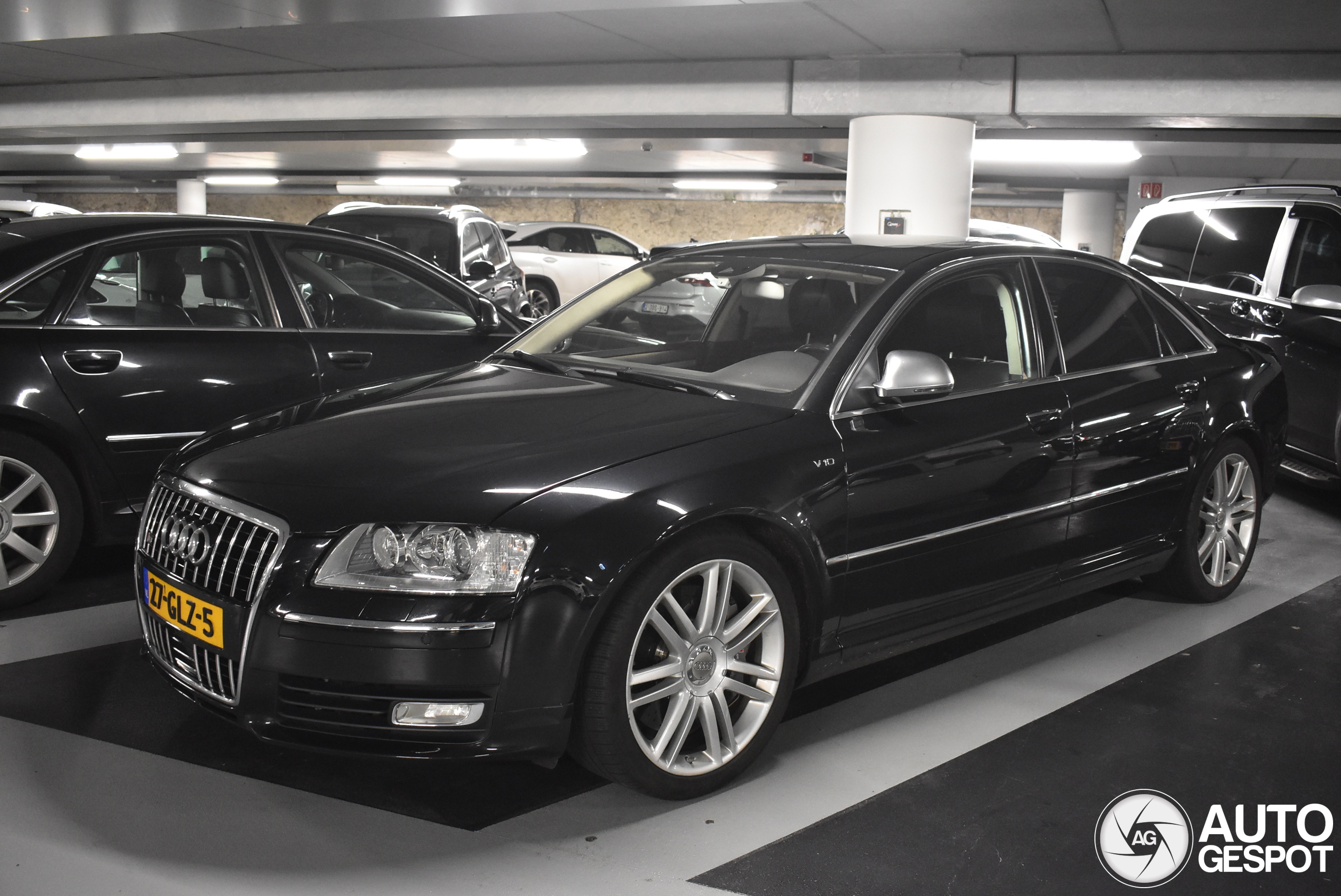 Audi S8 D3